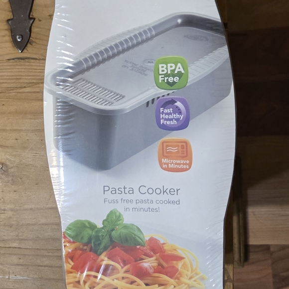 potahouse Other - Microwave Pasta Cooker - Gray